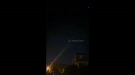 Woman Sees Starlink Satellite for the First Time