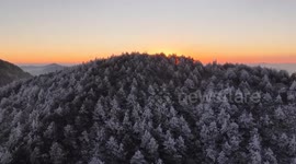 China: Mountains shine in breathtaking rime ice in Fujian