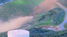 US, Los Angeles: Castaic Landslide Ruptures Underground Gas Line