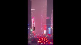 US: Heavy Snowfall Hits Times Square as Winter Storm Intensifies