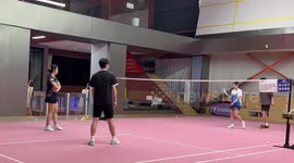 Badminton serve goes wrong in doubles match in Henan, China