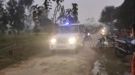 वन्य जीव प्रभावित इलाके में सुरक्षा टीम ने किया गस्त