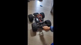 High-speed skeleton RC car wobbles under pressure in Guangdong, China