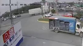 Poles fall from back of truck onto stationary cars in Mexico