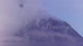 Philippines: Mayon Volcano Rocks Collapse Down Summit Lava Dome