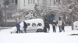 Türkiye: Children and Families Enjoy Snowfall in Gaziantep