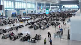 China: China sees travel surge on New Year's Day