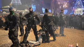 Scenes of chaos mark New Year celebrations in Amsterdam