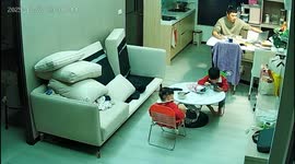 Strong earthquake shakes home as family experiences late-night tremor in Taipei, Taiwan