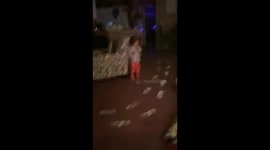 Child unimpressed by Santa’s sparkly footprints prank in Florida, USA