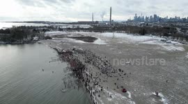 Traditional Lake Ontario cold plunge marks start of 2026 in Canada