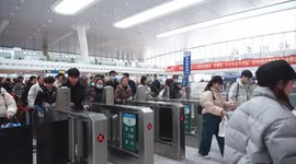 China: New Year's Day sees surge in travel across China