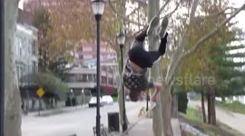 Raw slackline footage in the day