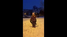 Little girl performs “Let It Go” with perfectly timed snow tosses—TikTok tops 8M views