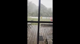 Golf-ball Hailstorm Devastates Dordogne: Homes, Pools & Roofs Hit Hard! This dramatic footage captures one of the most intense hail storms to hit southwestern France in summer 2025 — filmed near Belvès in the Dordogne region in June. Massive golf ball-siz