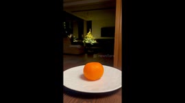 Sparkler turns mandarin into glowing lantern— experimental clip hits 2.2M views