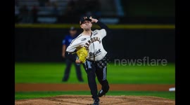 Ronald Medrano, starting pitcher for the Charros de Jalisco, gestures in the first inning during the game 2 of the playoff series between Charros de Jalisco and Naranjeros de Hermosillo at Estadio Fernando Valenzuela on January 2, 2026 in Hermosillo, Mexi