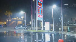 US, Los Angeles: Sherman Oaks Surprise Overnight Showers