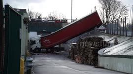 Truck becomes stuck after sliding off road during Storm Goretti, Nottinghamshire, UK
