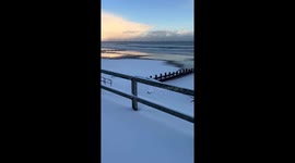 UK: Snow and Ice Warnings Blanket Country, Disrupt Travel and Schools 3