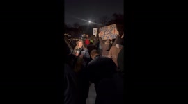 US: Vigil Held in Minneapolis for Woman Killed by ICE Agent