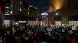 US: Noise Protest Targets Minneapolis Hotel Where ICE Agents Believed to be Staying
