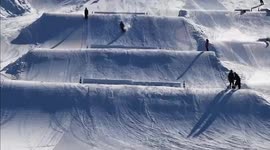 China: Ski resorts receive growing tourists in Xinjiang, Guizhou