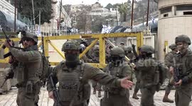 Israeli settlers raid Hebron’s Old City in occupied West Bank under military protection