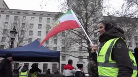 Protesters rally in London in support of anti-gov’t demonstrations in Iran