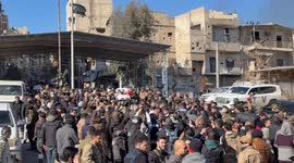 Residents evacuated from Aleppo’s Sheikh Maqsoud after Syrian army security sweep (4)
