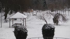 Heavy snowfall blankets Pristina, affecting daily life