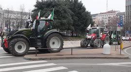 Farmers protest in Milan, Italy over South American trade bloc deal