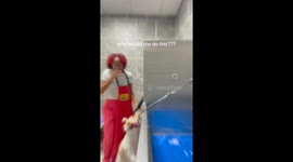 Chihuahua–pug mix goes viral after getting stuck mid‑escape during self‑service bath