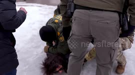 Protesters clash with police outside ICE facility in Minneapolis (3)