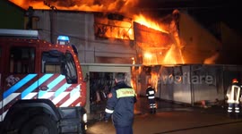 Fire breaks out at market warehouses in Tirana