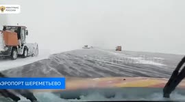 Over 300 flights canceled, delayed in Moscow due to heavy snowfall