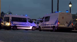 French farmers rally at National Assembly over Mercosur deal (2)