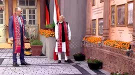 Modi welcomes German chancellor in Ahmedabad