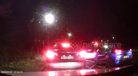 DASHCAM - Parcelforce Van Driver causes chaos and danger by leaving it until last minute to sweep across THREE lanes.