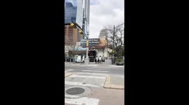 Driverless Waymos Stuck at Malfunctioning Traffic Light