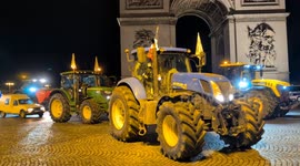 Hundreds of tractors roll into Paris as farmers protest EU-Mercosur deal