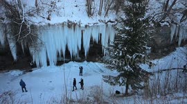 Ice-covered Siklava Skala Waterfall becomes winter attraction in Slovakia