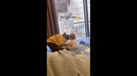 Baby goes viral for showing love with a firm grip on aunt’s hair