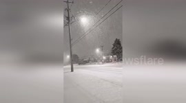 Canada: Heavy Snow Quickly Covers Whitby Roads Amid Major Winter Storm