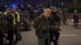 UK: Police Clash with Protesters at Iranian Embassy in London After Flag Removal