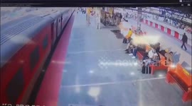 RPF Personnel Rescue Man and Child From Gap Under Moving Train at Prayagraj Station