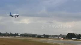 United Airlines plane loses wheel while landing in Orlando