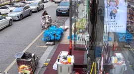 Runaway tricycle causes chain collision near a shop in Jiangsu, China
