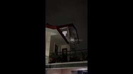 Dachshund’s ‘horror‑movie’ window greeting goes viral with 118,500 views