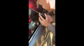 Kind cops rescues girl locked inside car in Thailand